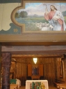 interiér dřevěného kostelíka